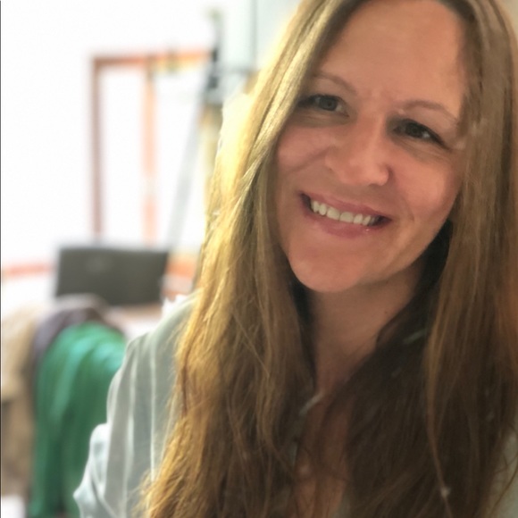 Meet your Posher, Desha - Picture 1 of 1